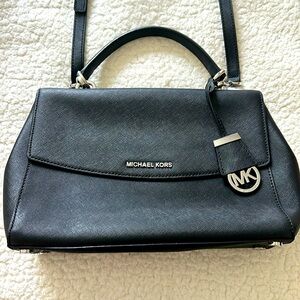Micahel Kors Ava Purse